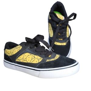 Airwalk Huntington Happy Face Black Suede & Yellow Low Top Sneakers Kid Unisex 5